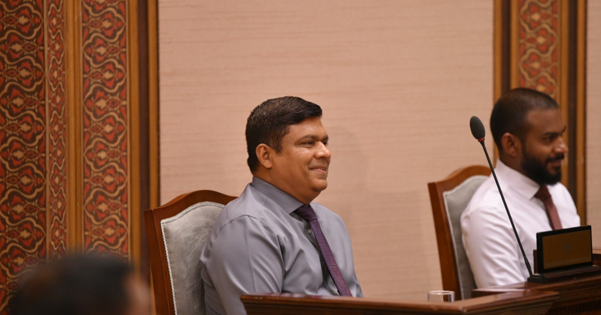 Vazeeru Ameen ah Rayyithun ge Majlis ge ithubaaru eba oiy!