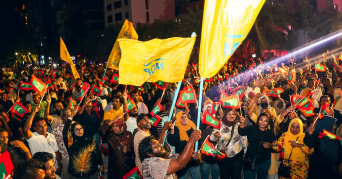 Adu gadha alarm beynun kuri officer ge photo dhaurukurun hoonu vejje