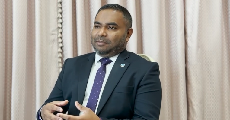 Bandhu amurah nufoozu foaruvi ey buni Mahaz majleehu ge ruhun hoadhan nukume