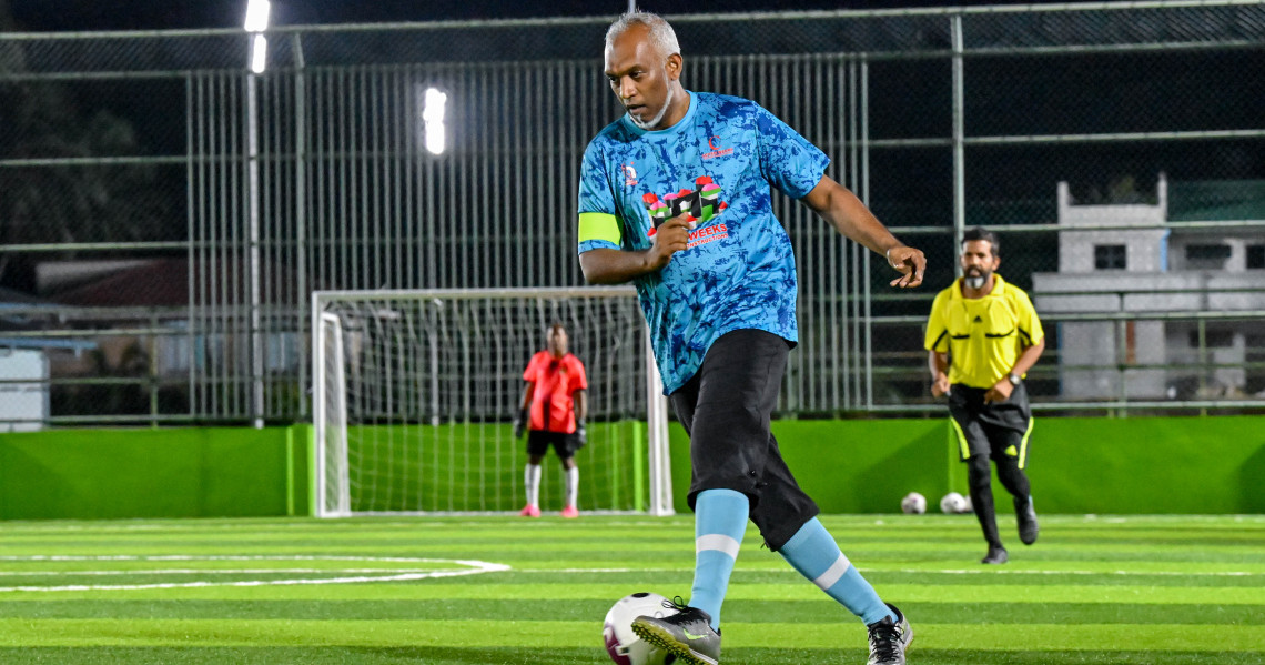 Fifa ge raees maadhama raajje ah; Raees Muizzu aa eku match eh ves eba oiy