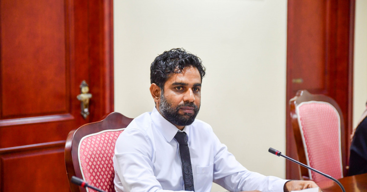 Riza isthiufaa dhevvumun, JSC ah Husnee