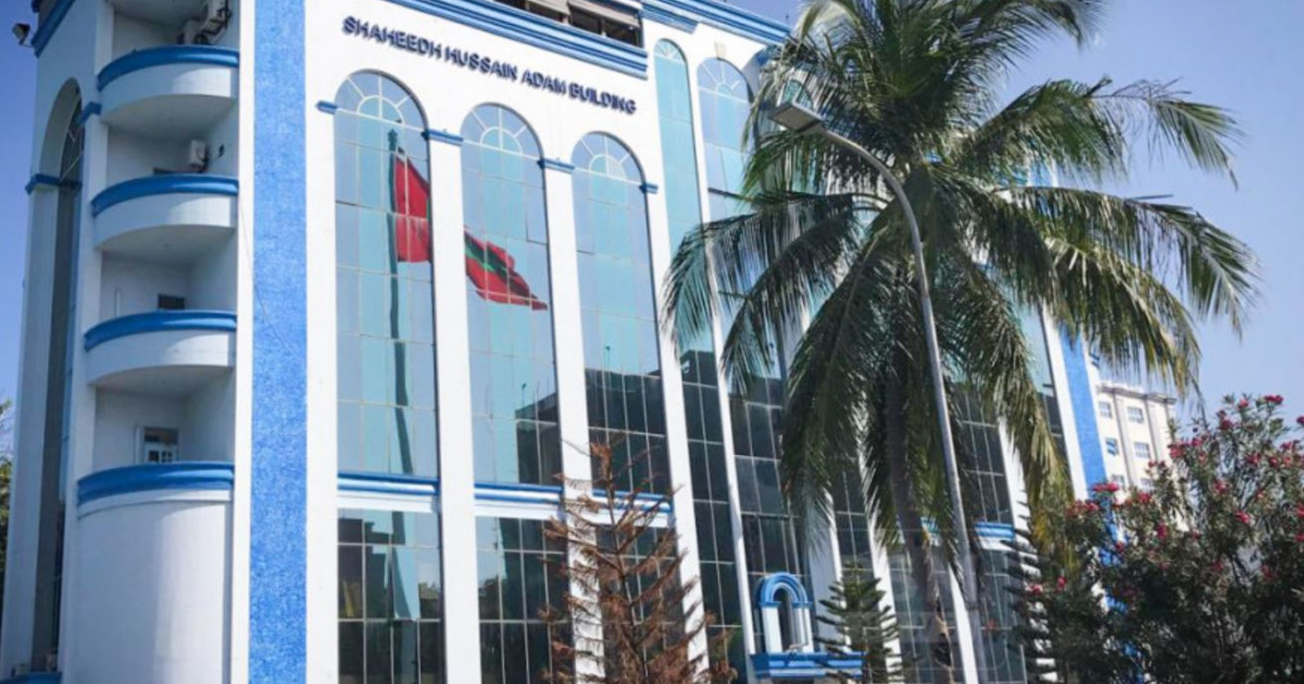 Banguralaa eku hayyaru kuri fuluhaku suspend kohfi