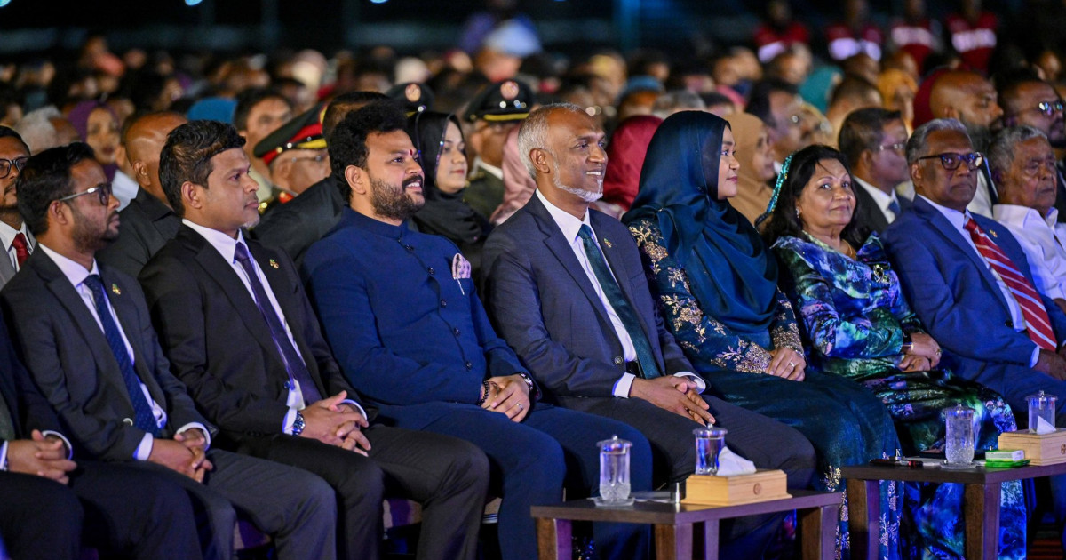 Bainal aguvaamee airline thakun Hanimaadhoo ah flight thah ginakuran Raees dhauvathu aruvaifi