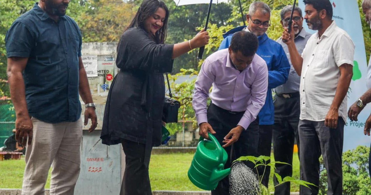 Dhuvahu ge meme: Vazeeru gahah fen dhinee vaarey vehenikoh