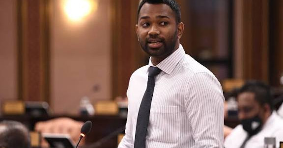 Chairperson kamah nukunnavaa Meekaail vidhaalhuvee eynaa vaki faction eh noon kamah