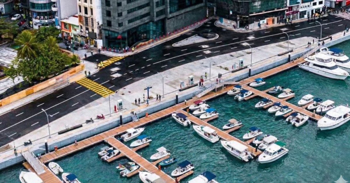 Thaaru elhiyas massalathah huri gothah: midhakanee maa salhi gotheh