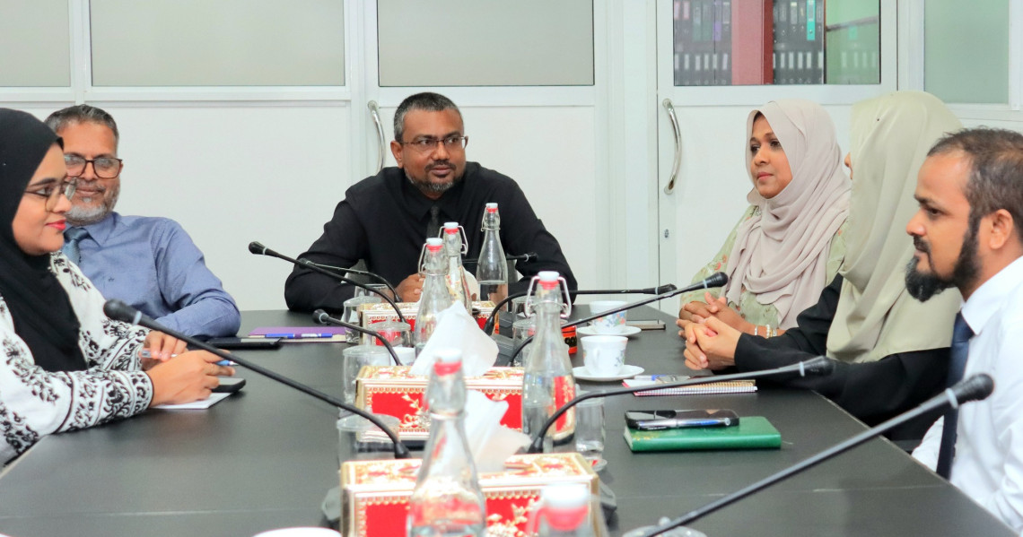 41 Media akah maalee ehee dheyn nimmaifi