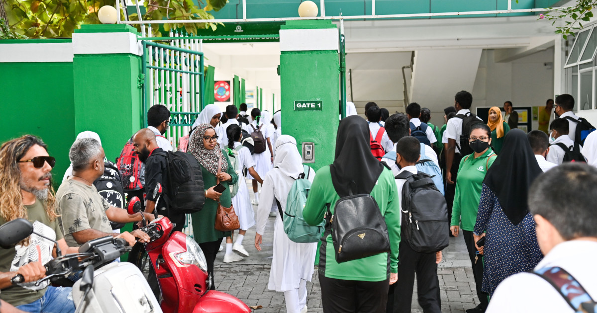 77,000 ah vure  gina dharivarunna eku dhiraasee au aharu fashaifi