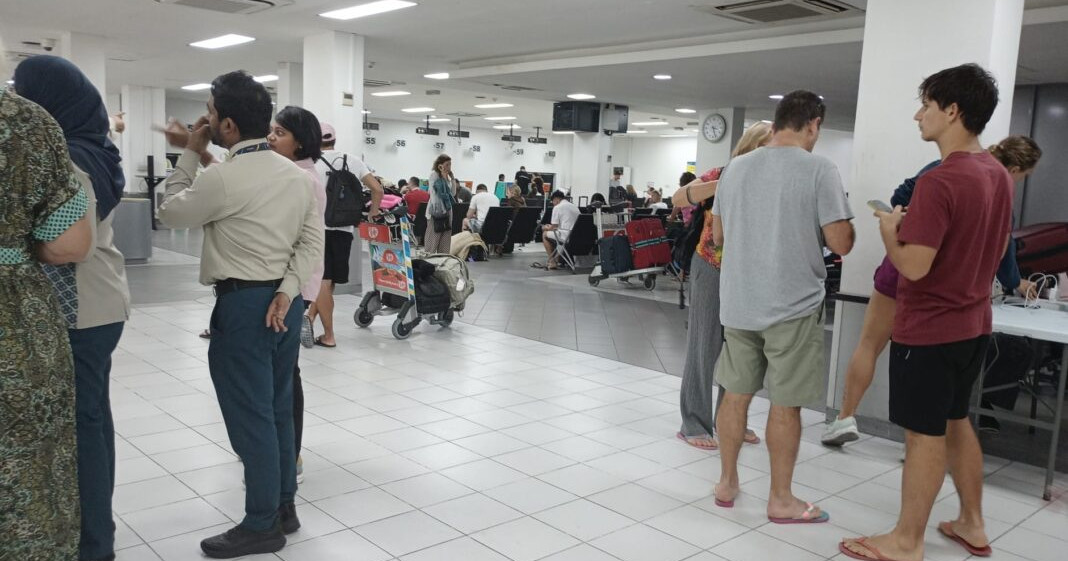 Nufuri thibi fathuruverinnah alhaanulaa kamuge shakuvaa